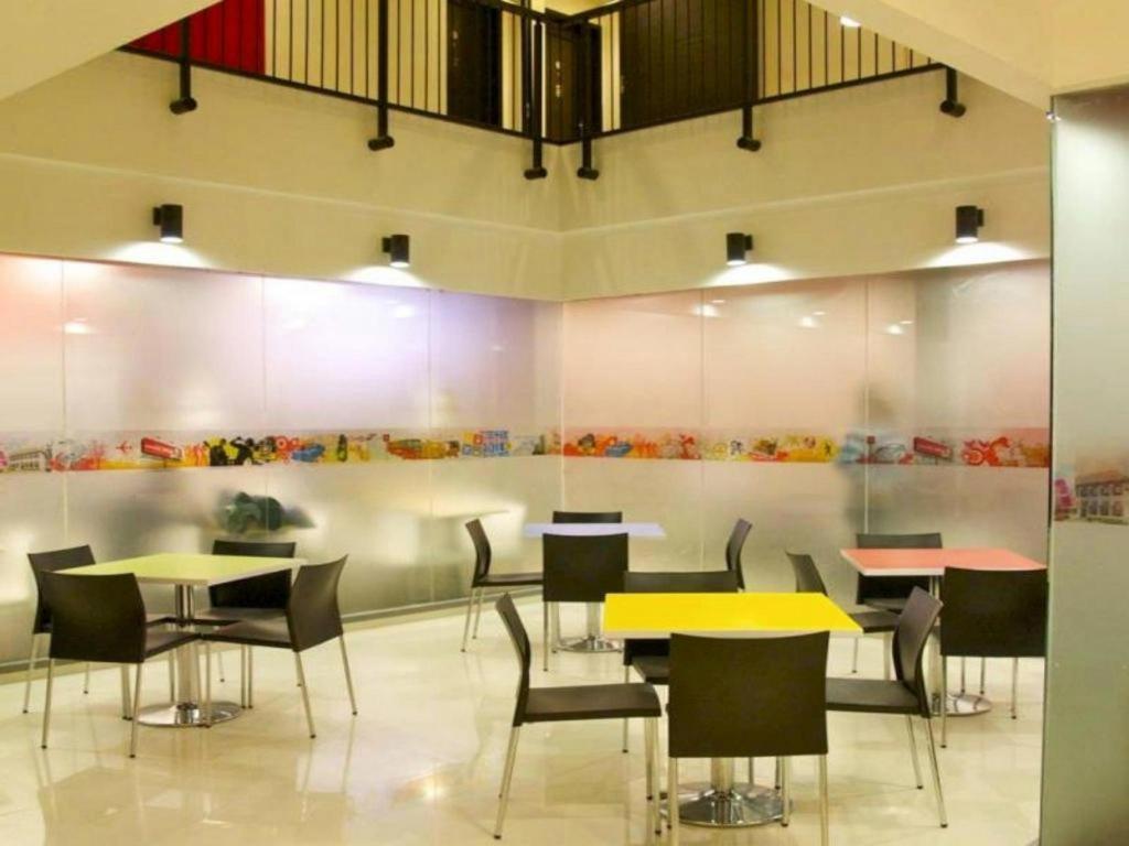 Amaris Hotel Амбон Экстерьер фото