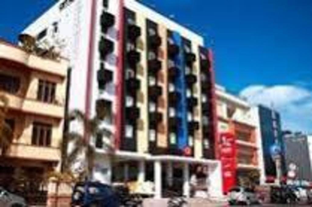 Amaris Hotel Амбон Экстерьер фото