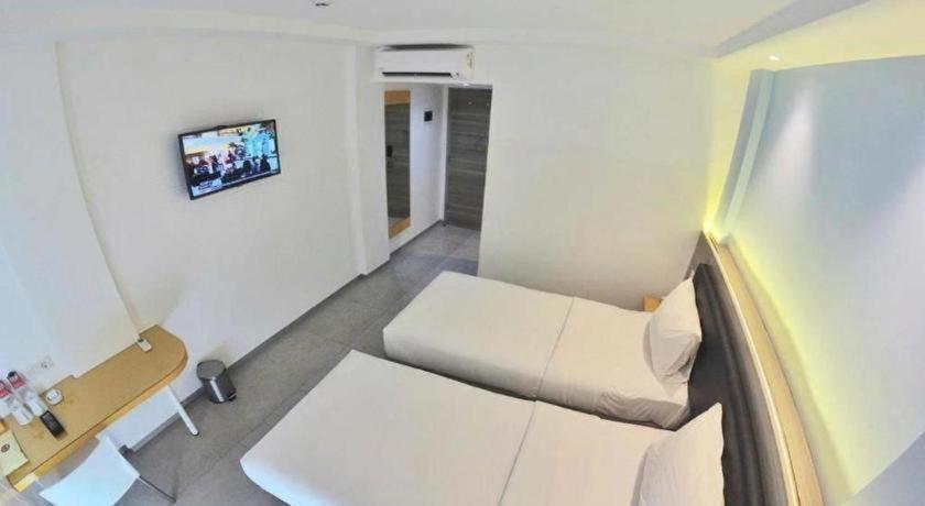 Amaris Hotel Амбон Экстерьер фото